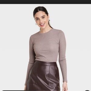 Woman’s Long Sleeve Slim fit crew neck T shirt size small metallic purple